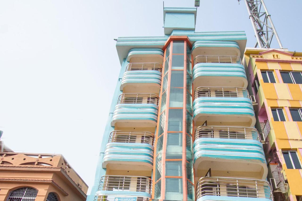 Capital O 67892 Hotel Sujata Tarapith Eksteriør bilde