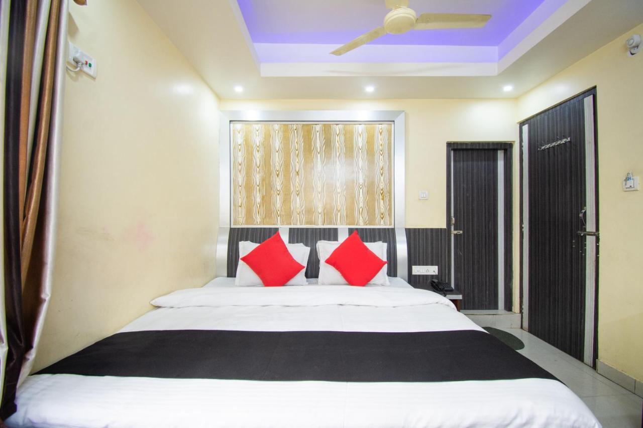 Capital O 67892 Hotel Sujata Tarapith Eksteriør bilde