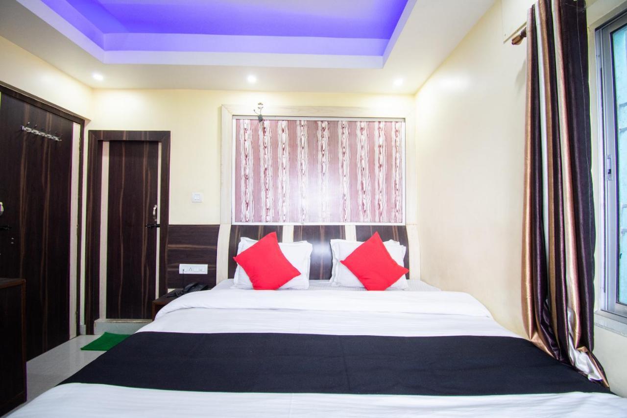 Capital O 67892 Hotel Sujata Tarapith Eksteriør bilde
