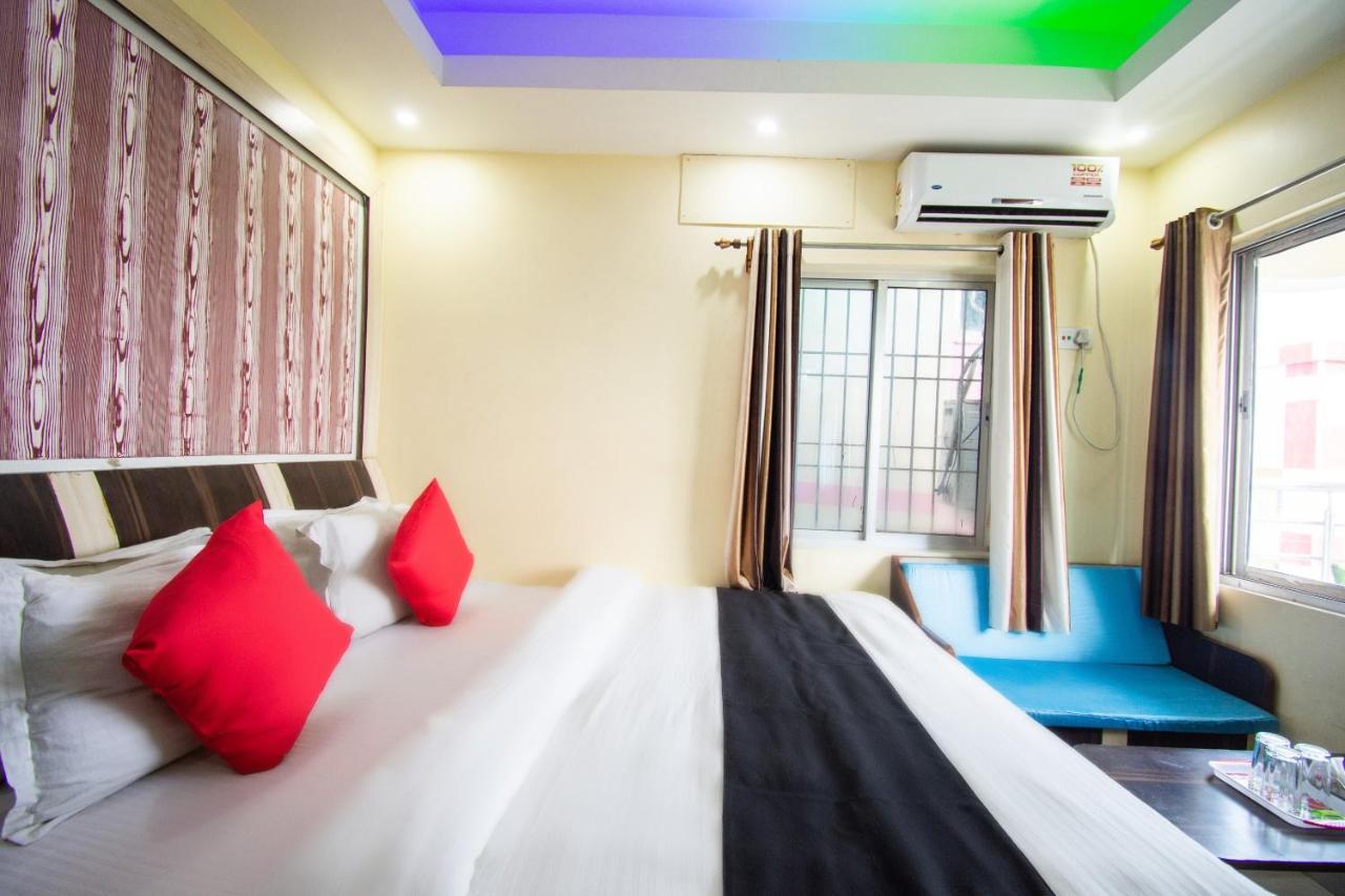 Capital O 67892 Hotel Sujata Tarapith Eksteriør bilde