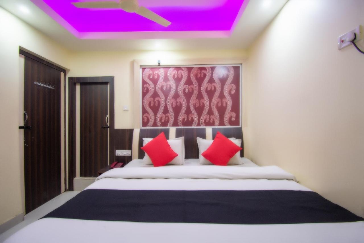 Capital O 67892 Hotel Sujata Tarapith Eksteriør bilde